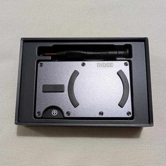RIDGE WALLET MagSafe Wallet Gunmental - Minimalist - RFID blocking *Brand New* - Picture 1 of 5